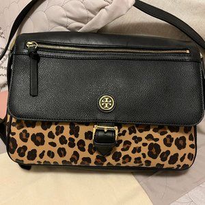 Tory Burch Leopard Print Kerrington Crossbody bag